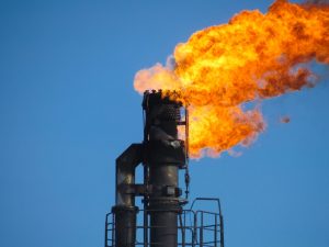 Natural2520gas2520burnoff2520refinery2520by2520Leonid2520Eremeychuk2520via2520iStock.jpg